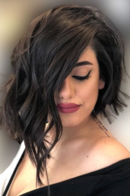 27 Glamorous Side-Swept Hair Looks for Any Occassion