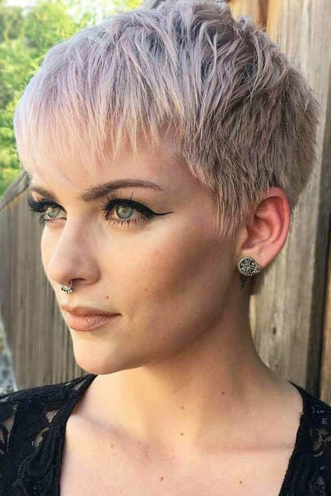 30 Different Types of Feather Hair Cut Styles and Tips